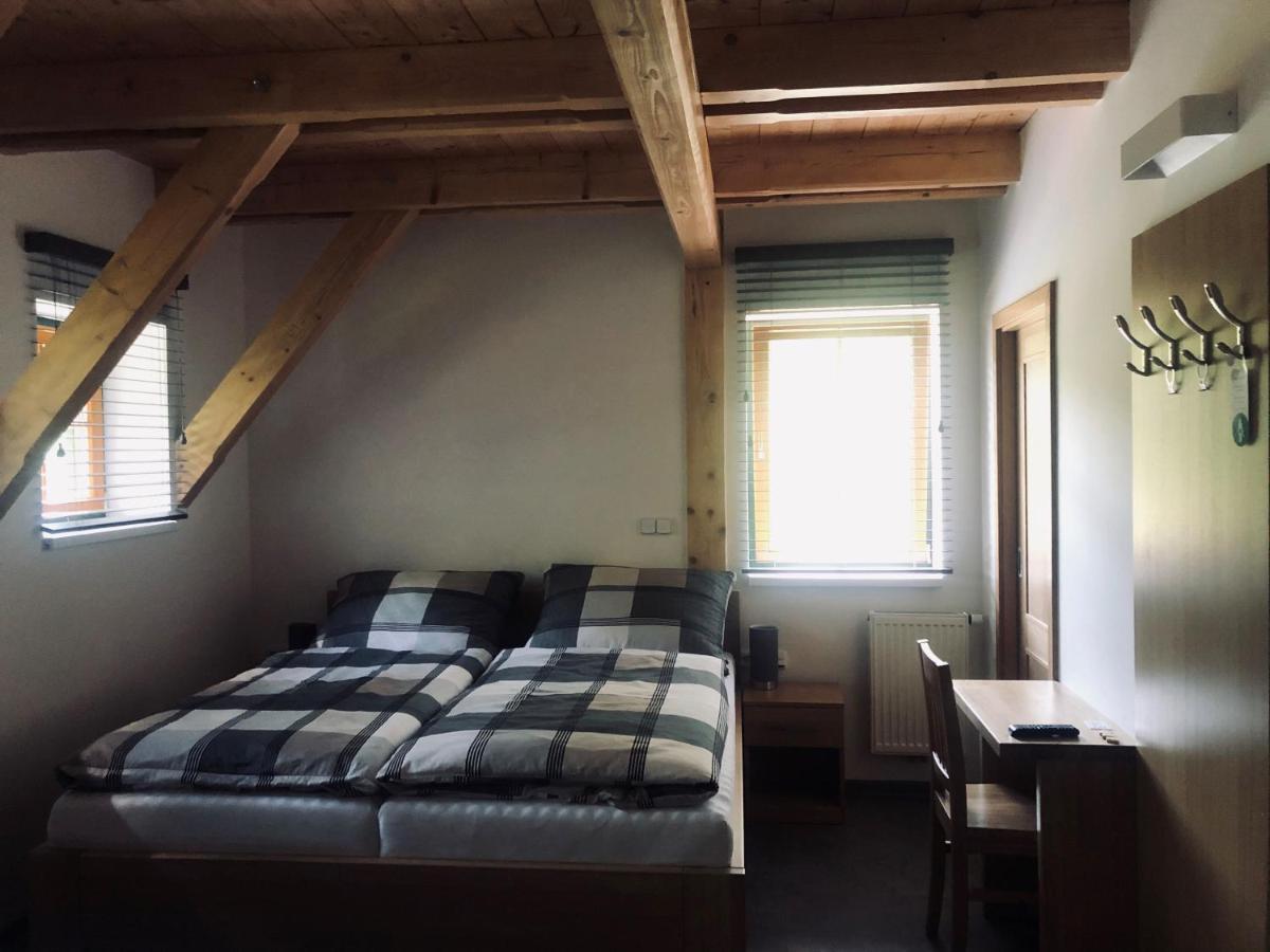 Kamenacka Myslivna Hotell Moravany  Exteriör bild