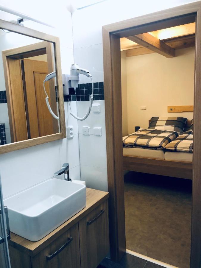 Kamenacka Myslivna Hotell Moravany  Exteriör bild