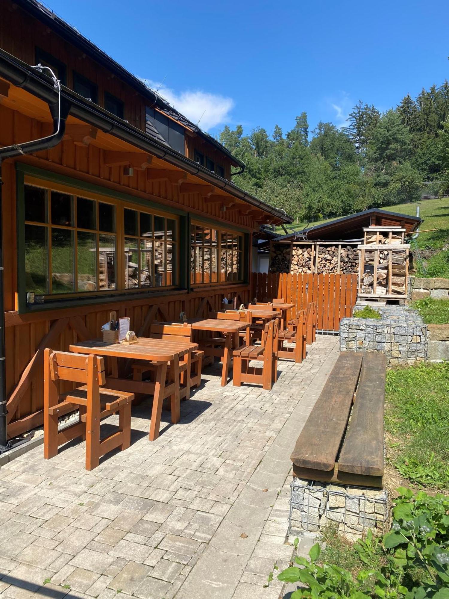 Kamenacka Myslivna Hotell Moravany  Exteriör bild